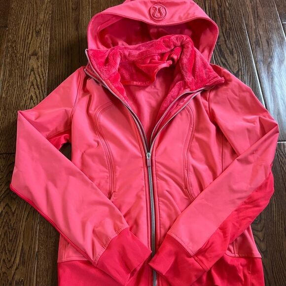 Lululemon Uba Hoodie *Softshell Love Red - Picture 1 of 5